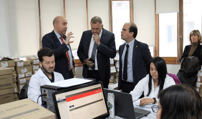 Gobierno de Chile: digitalización de 109 mil encuestas del programa "Elige vivir sin drogas"